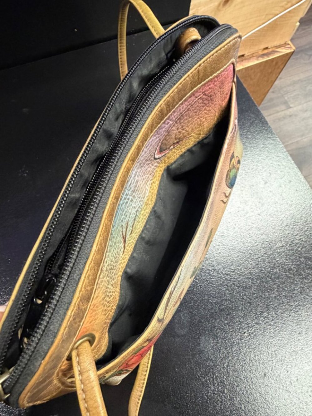 Beverly Hill Bag La Hand-Painted Leather Floral Butterfly Organizer Shoulder Bag - Picture 6 of 9